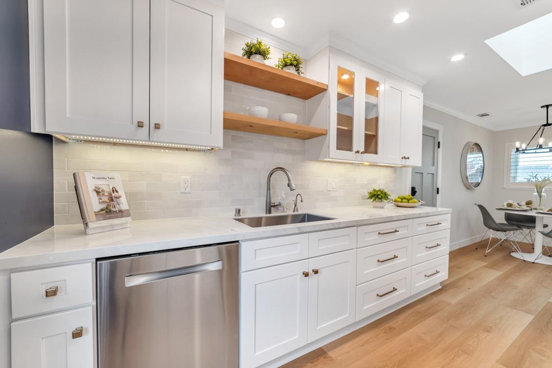 white shaker kitchen cabinets granite countertops hardwood floors Brentwood TN